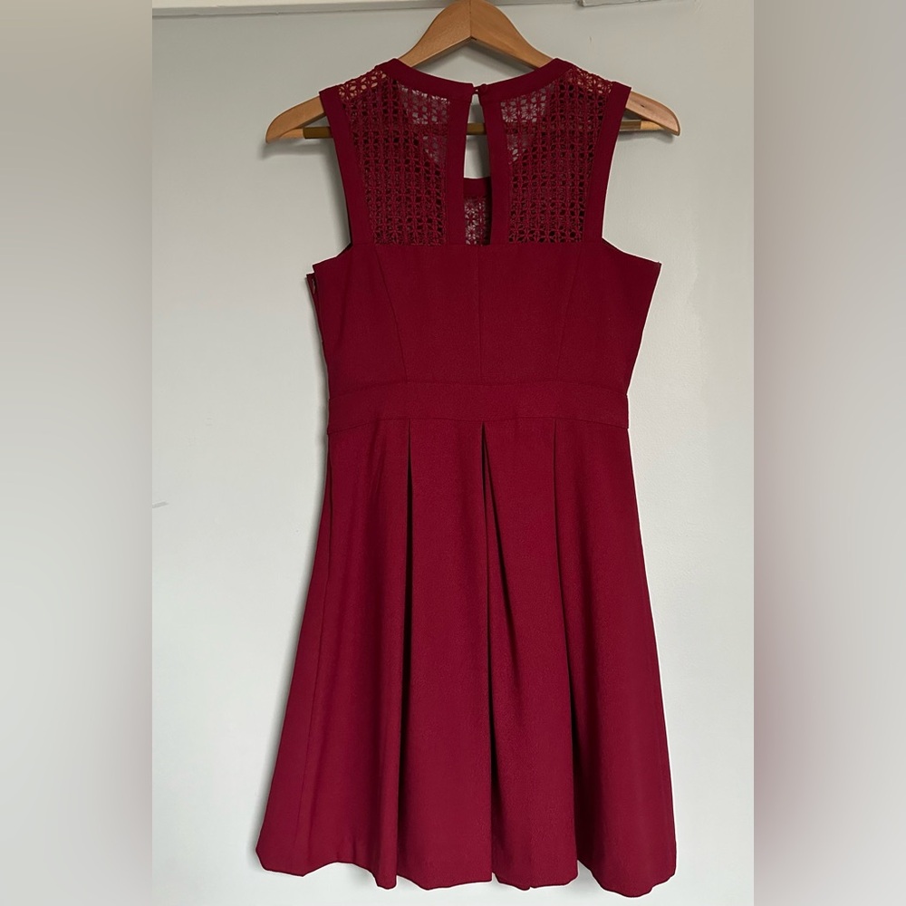 ModCloth Red Sleeveless Fit and Flare Dress with Sweetheart Mesh Neckline XS - Picture 6 of 9